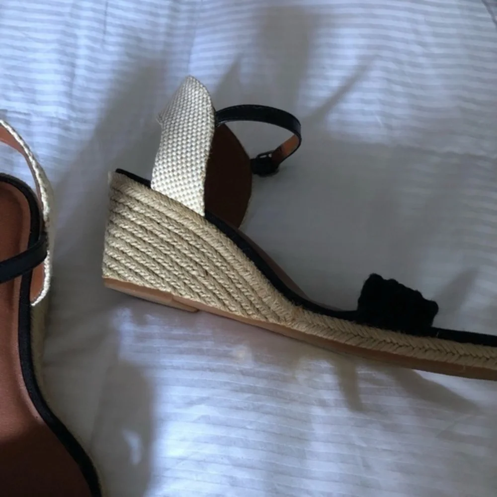 NWT Lucky Brand Wedges Size 9.5